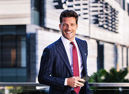 Rich Miami Asshole Doesn’t Know How to Pump His Own Gas