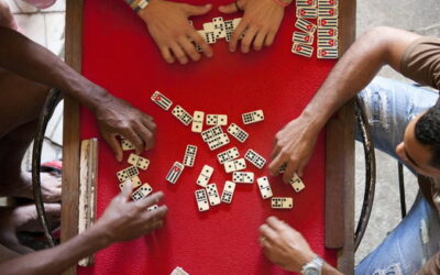 How to Play Cuban Dominoes